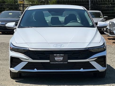 New 2026 Hyundai Elantra SE FWD image 3