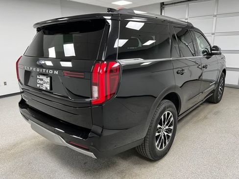 Used 2025 Ford Expedition Platinum AWD/4WD image 9