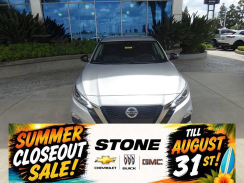 Used 2021 Nissan Altima 2.5 SR FWD image 2