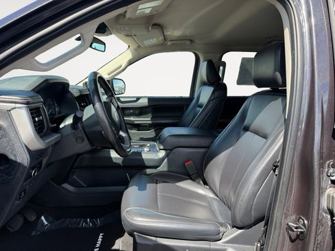 Used 2024 Ford Expedition Max XLT AWD/4WD image 10