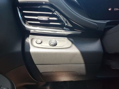 Used 2024 Buick Envista Sport Touring w/ Convenience I Package FWD image 13