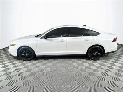 Used 2025 Honda Accord SE image 4