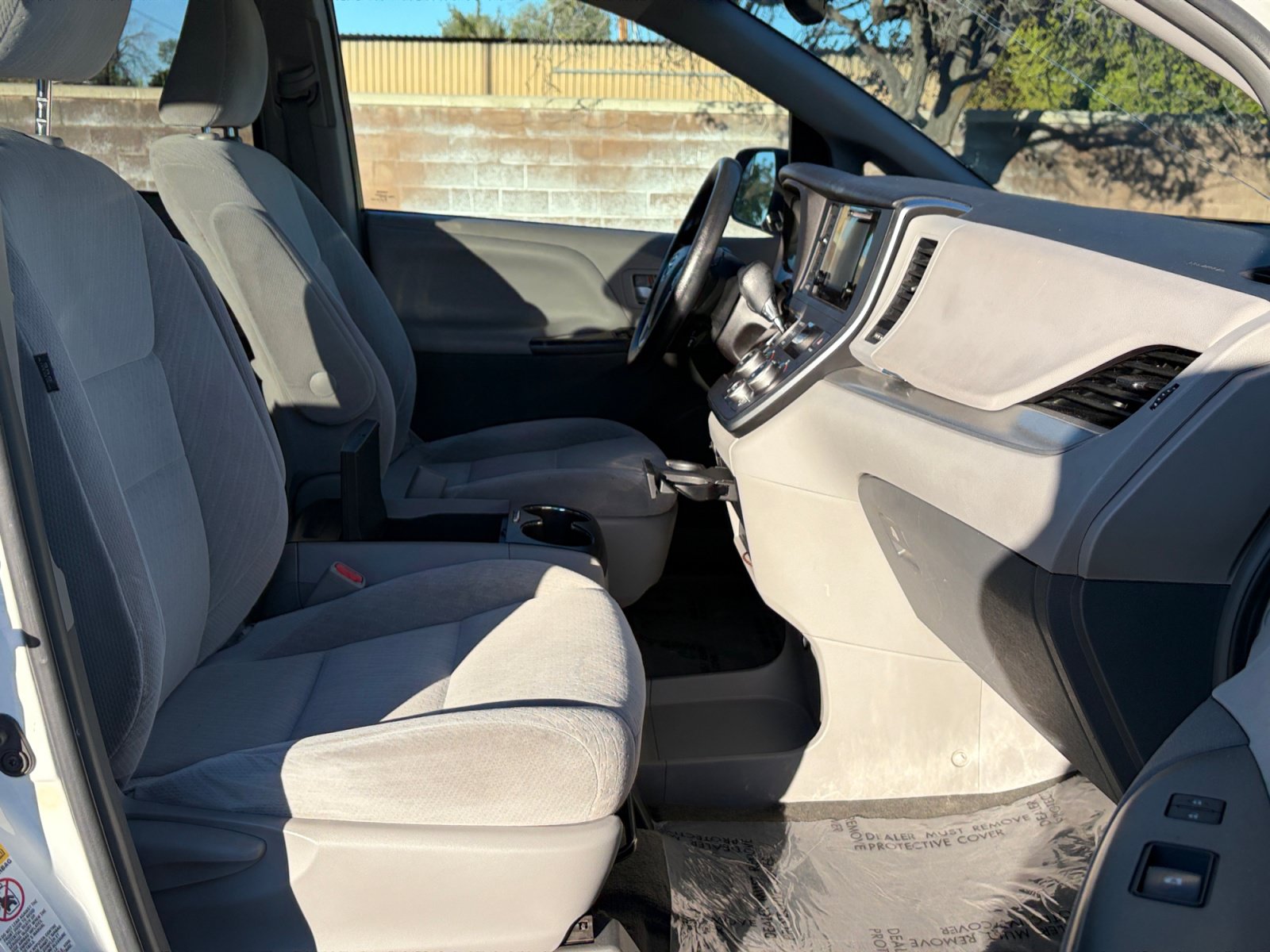 Used 2017 Toyota Sienna LE FWD image 28