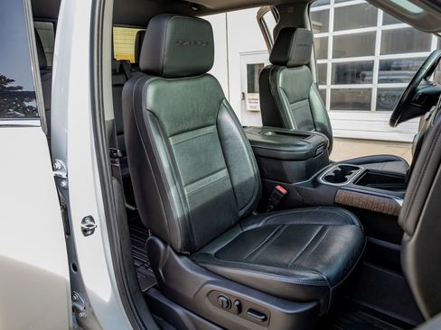 Used 2020 GMC Sierra 2500 Denali w/ Denali Ultimate Package image 30