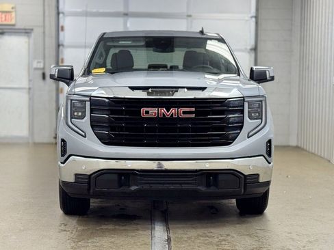 Used 2024 GMC Sierra 1500 Pro w/ Pro Value Package image 2
