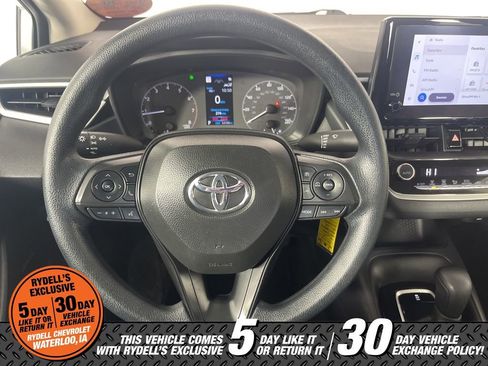 Used 2025 Toyota Corolla LE image 29