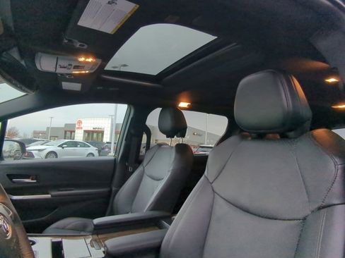 Certified 2025 Toyota Sienna Platinum image 10