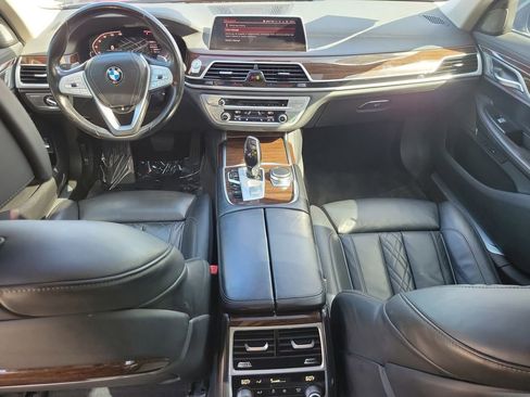 Used 2020 BMW 740i image 19