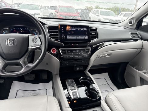 Certified 2019 Honda Pilot Touring image 22