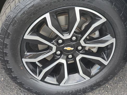 Used 2023 Chevrolet TrailBlazer ACTIV w/ Sun and Liftgate Package FWD image 10