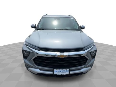 Used 2025 Chevrolet TrailBlazer LT w/ Driver Confidence Package FWD image 3