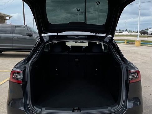 Used 2024 Tesla Model Y Long Range image 12