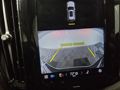 Used 2023 Volvo XC60 B5 Plus w/ Climate Package image 19