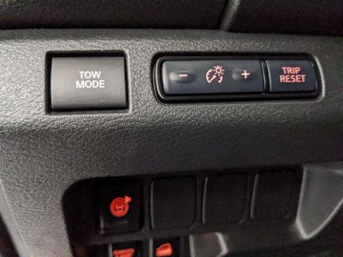 Used 2025 Nissan Frontier PRO-4X AWD/4WD image 15