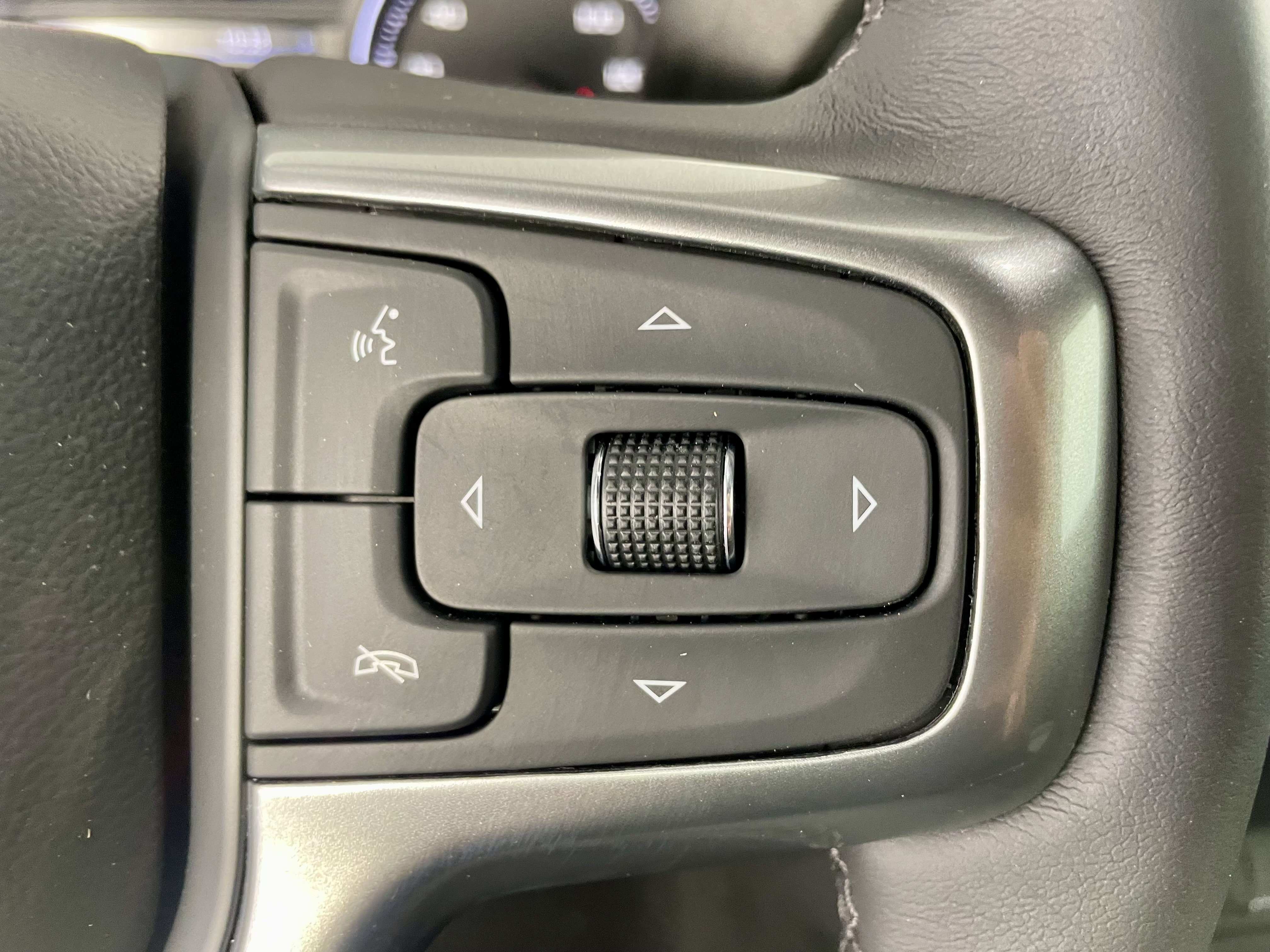 Used 2022 Chevrolet Silverado 1500 RST AWD/4WD image 14