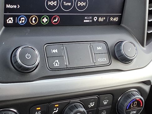 Used 2023 GMC Acadia SLE w/ Driver Convenience Package FWD image 28