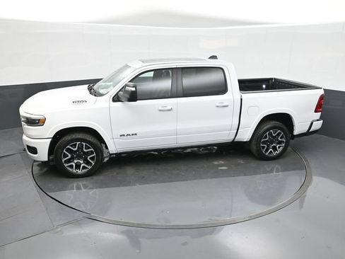 Used 2025 RAM 1500 Laramie AWD/4WD image 34