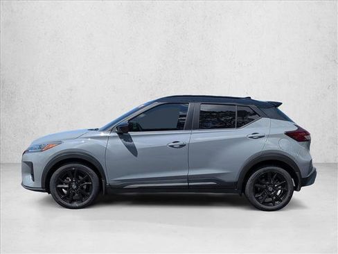 Used 2021 Nissan Kicks SR w/ SR Premium Package FWD image 9