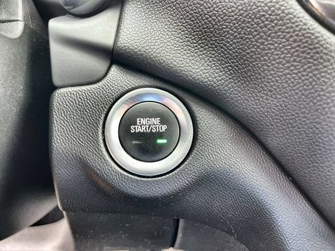 Used 2020 Chevrolet Equinox LT AWD/4WD image 16