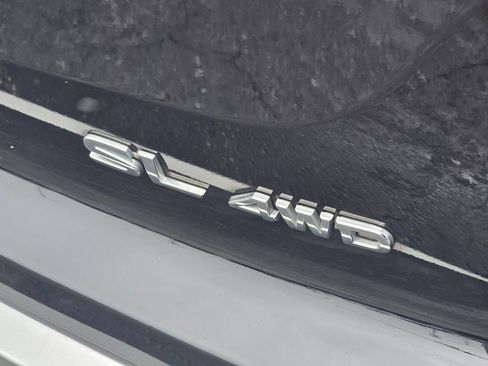 Used 2022 Nissan Pathfinder SL AWD/4WD image 12
