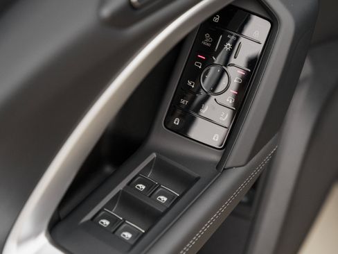 Certified 2025 Audi Q5 Premium Plus image 23