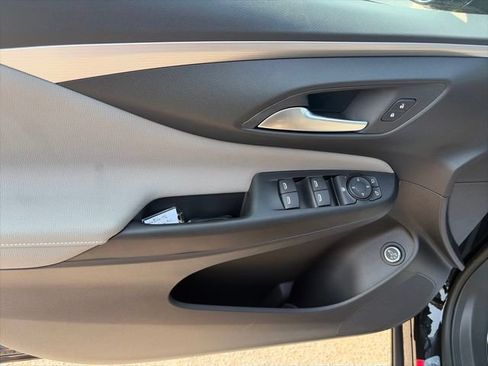 New 2026 Buick Envista Avenir FWD image 17