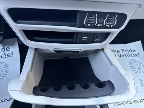 Used 2022 Chrysler Pacifica Touring-L FWD image 74