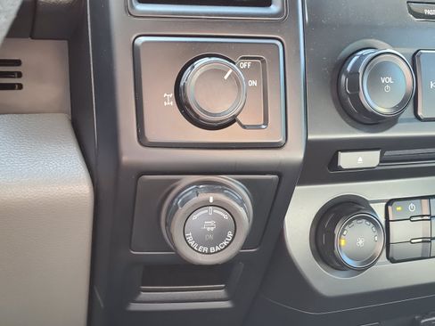 Used 2018 Ford F150 XL w/ Equipment Group 101A Mid RWD image 21