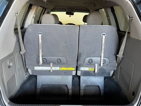 Used 2012 Kia Sedona LX w/ PWR Pkg FWD image 12