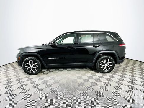Certified 2024 Jeep Grand Cherokee Limited image 6