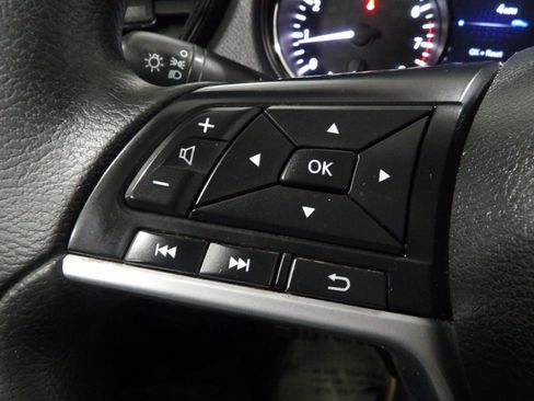 Used 2017 Nissan Rogue S AWD/4WD image 17