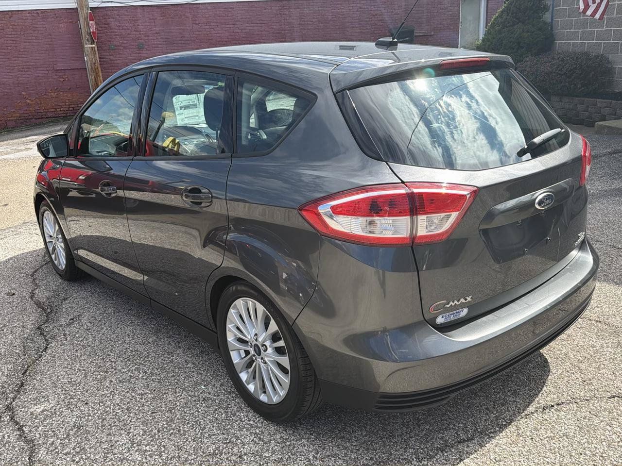 Used 2018 Ford C-MAX SE w/ Cold Weather Package FWD image 6
