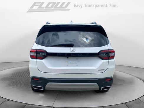 Certified 2025 Honda Pilot Touring image 8