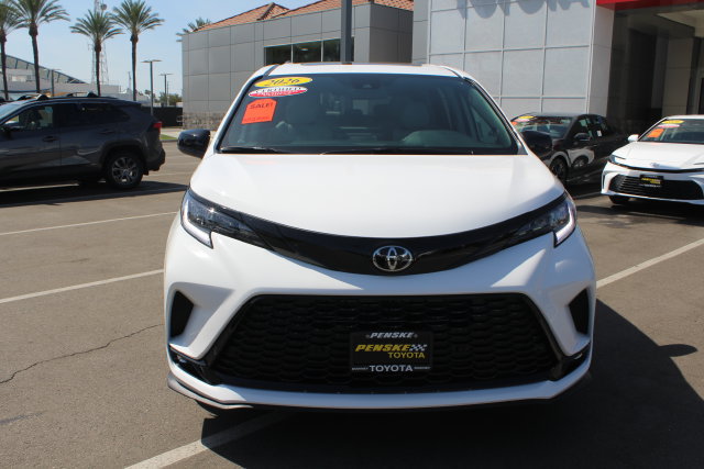 Certified 2026 Toyota Sienna XSE FWD image 3