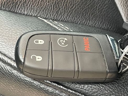 Used 2025 Jeep Compass Limited image 28