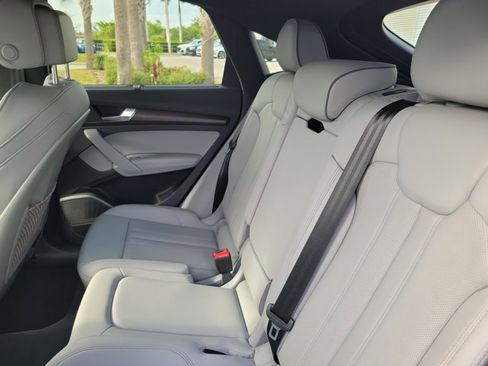 Certified 2023 Audi Q5 2.0T Prestige image 11