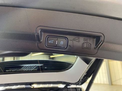 Used 2026 Ford Explorer Active RWD image 32