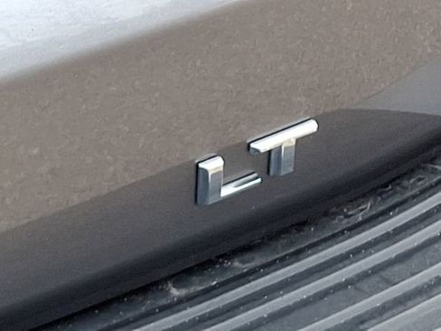 Used 2021 Chevrolet Suburban LT image 41