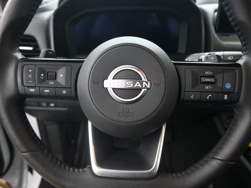 Used 2024 Nissan Rogue SL w/ SL Premium Package image 11