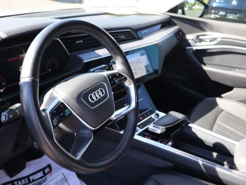 Used 2021 Audi e-tron Premium w/ Convenience Plus Package AWD/4WD image 10