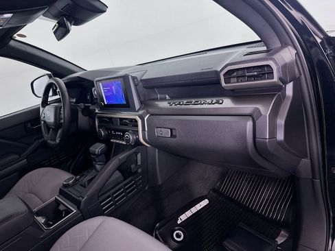 Certified 2026 Toyota Tacoma SR5 AWD/4WD image 28
