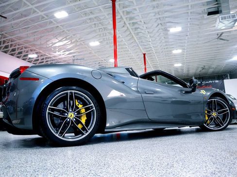 Used 2017 Ferrari 488 Spider RWD image 11