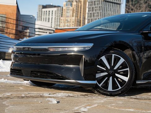 Used 2025 Lucid Air Pure image 2