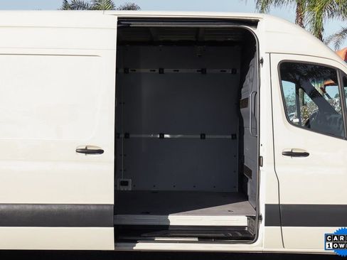 Used 2022 Mercedes-Benz Sprinter 2500 image 31