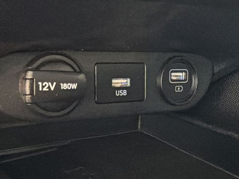 Used 2023 Hyundai Elantra Limited FWD image 35