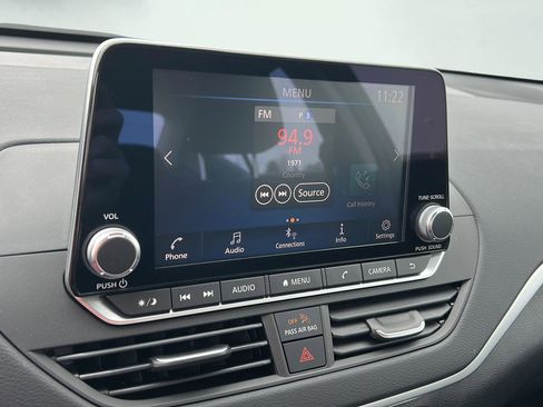 Used 2025 Nissan Altima 2.5 S FWD image 8