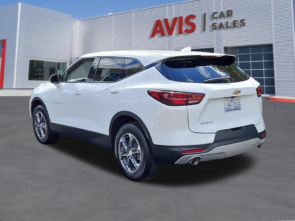 Used 2025 Chevrolet Blazer LT FWD image 9