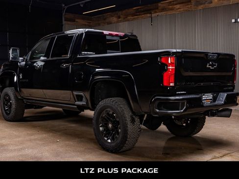 Used 2024 Chevrolet Silverado 2500 LTZ w/ LTZ Plus Package image 6