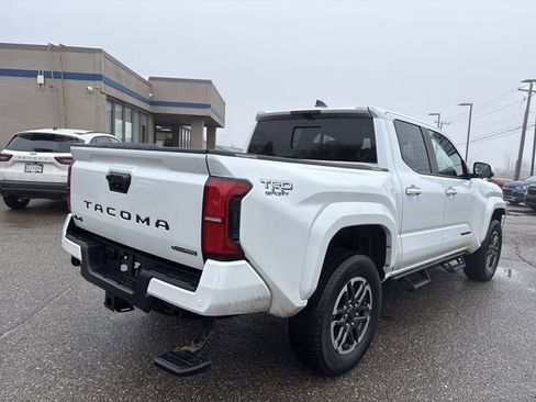 Used 2024 Toyota Tacoma TRD Sport w/ TRD Sport Premium Package image 5