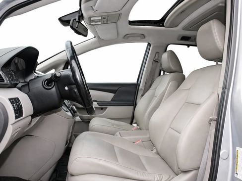Used 2016 Honda Odyssey Touring image 11
